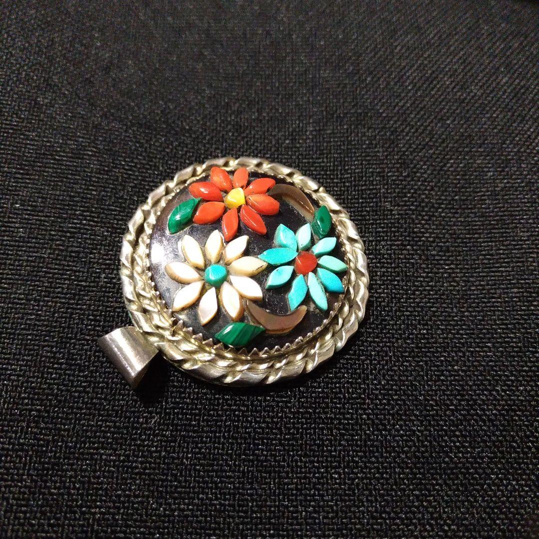 インディアンジュエリー。ズニ族。ペンダントトップ。中古品です。