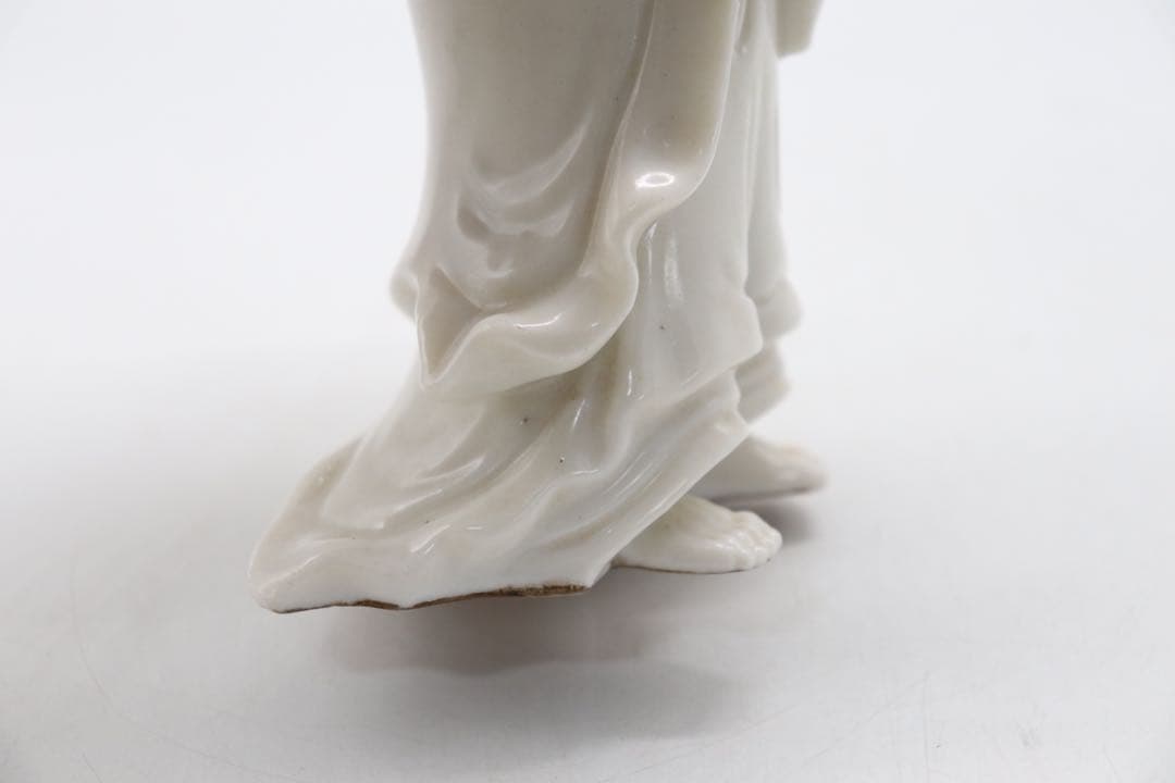 中国　徳化窯白磁　達磨　送料込み0927