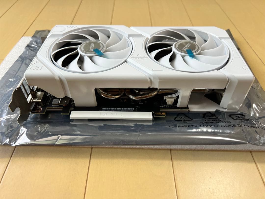 極美品ASUS GeForce RTX 4060 Ti 8GB OC