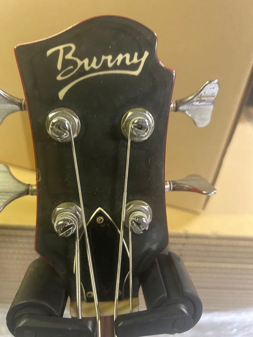 Burny エレキベース レッド　BMB-65？