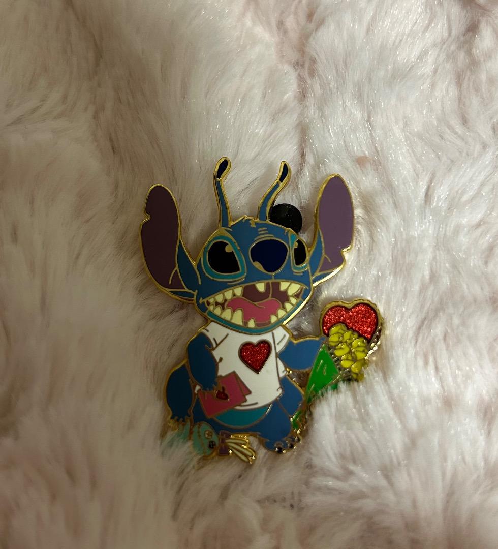 ディズニーモール　スティッチ　ピンバッジ　LE300