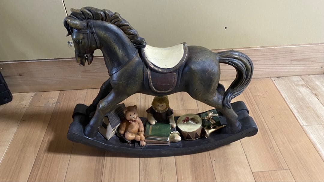 木製ロッキングホース 子供とおもちゃ付き