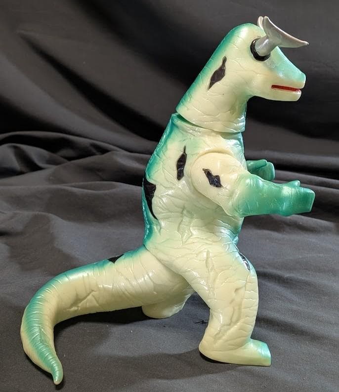 エレキング「ウルトラセブン」登場怪獣（ブルマァク復刻）蓄光版ソフビフィギュア