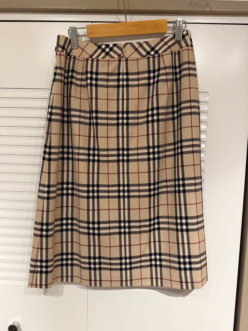 新品未使用　バーバリー　BURBERRY ベージュ　プリーツスカート