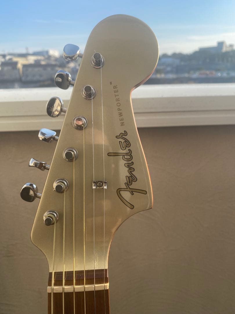 Fender Newporter Player (フェンダーニューポーター)