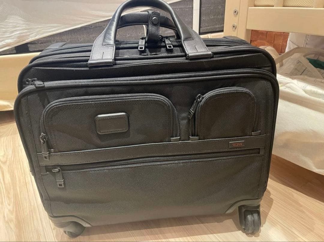 TUMI デラックス・4ウィール・ラップトップ・ケース・ブリーフ