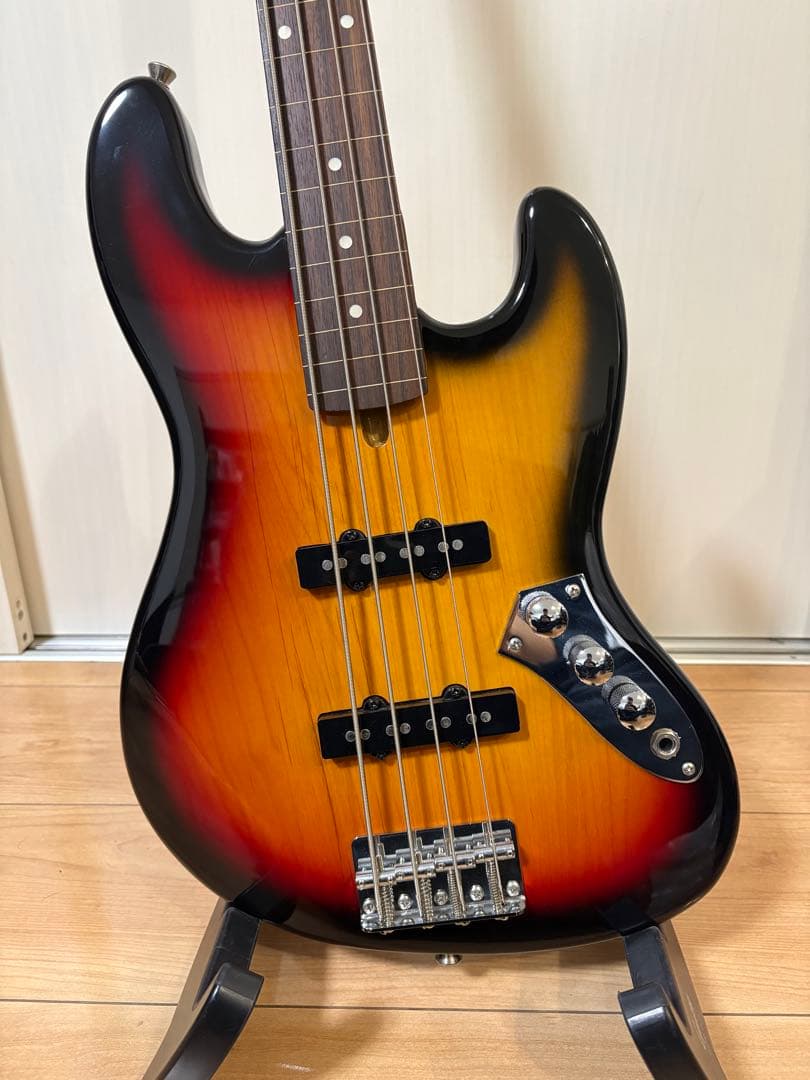 エレキベース サンバースト ショートスケール フレットレス