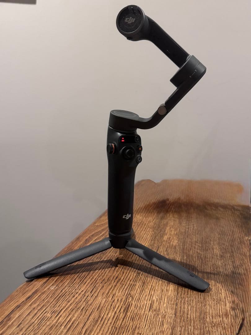 ライトクランプ付き！DJI Osmo Mobile 6