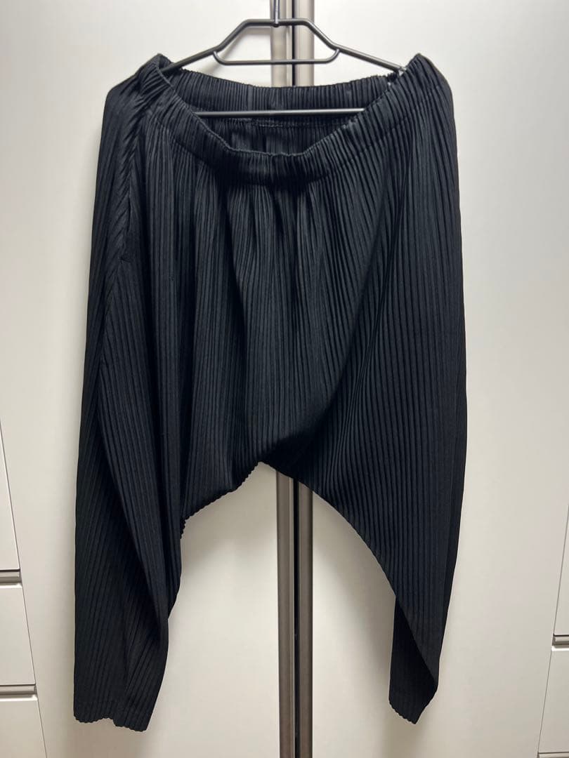 HOMME PLISSÉ イッセイミヤケ　サルエルパンツ blackサイズ3