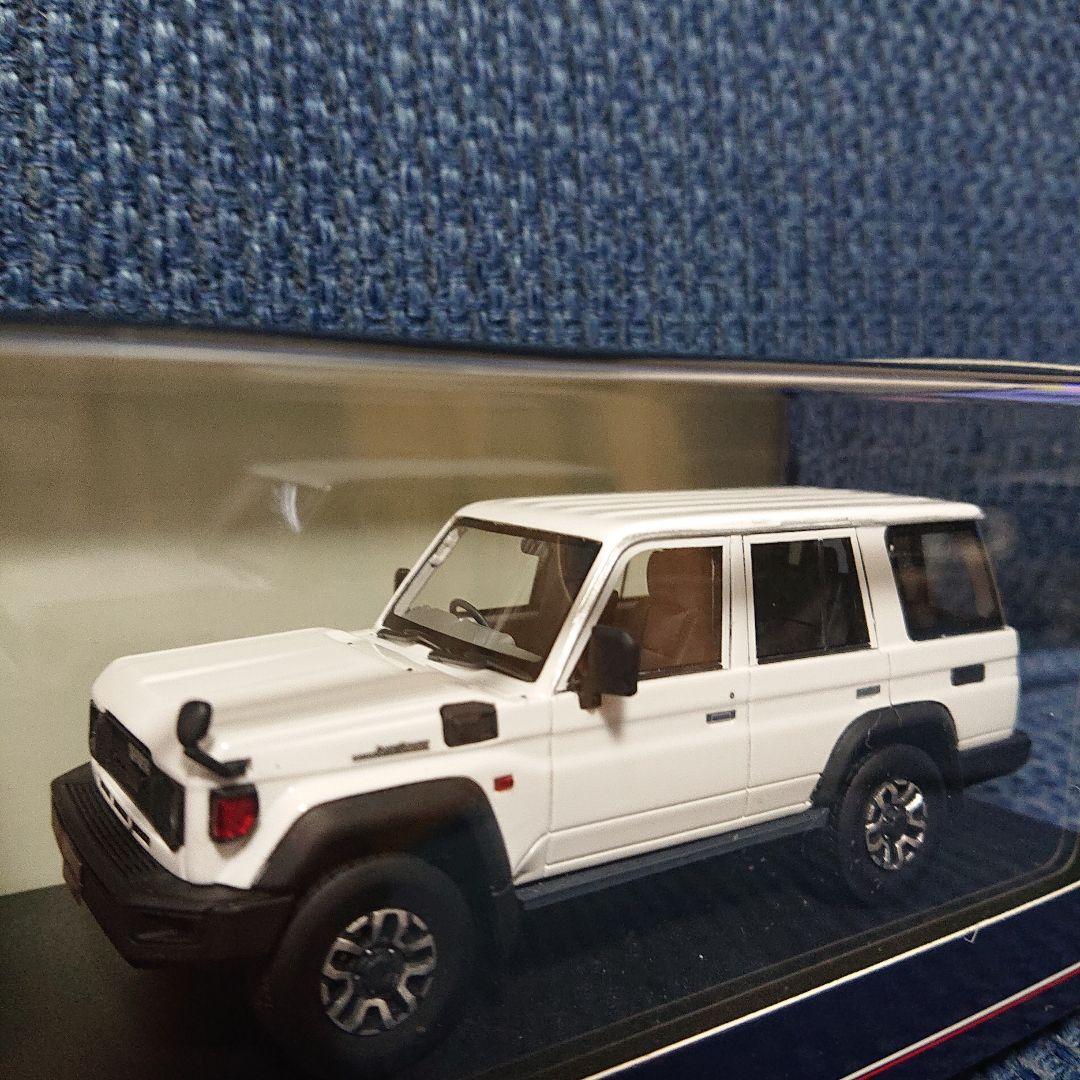 ハイストーリートヨタ ランドクルーザー 70 AX スーパーホワイトII