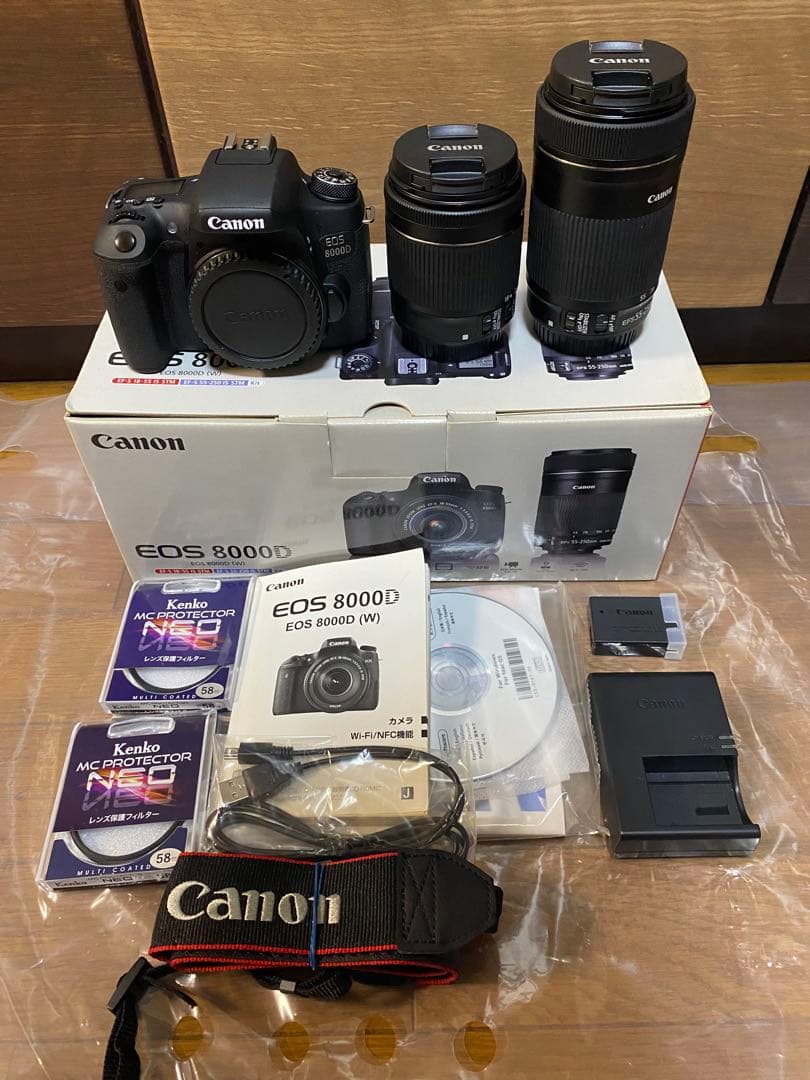 Canonデジタル一眼レフカメラ EOS 8000D ダブルズームキットおまけ付