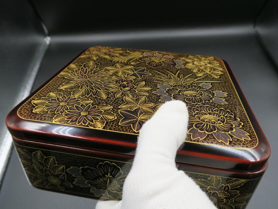 【輪島塗】溜塗 四季草花沈金 二段重 二セット ※底名あり 内朱塗 天然木 共箱