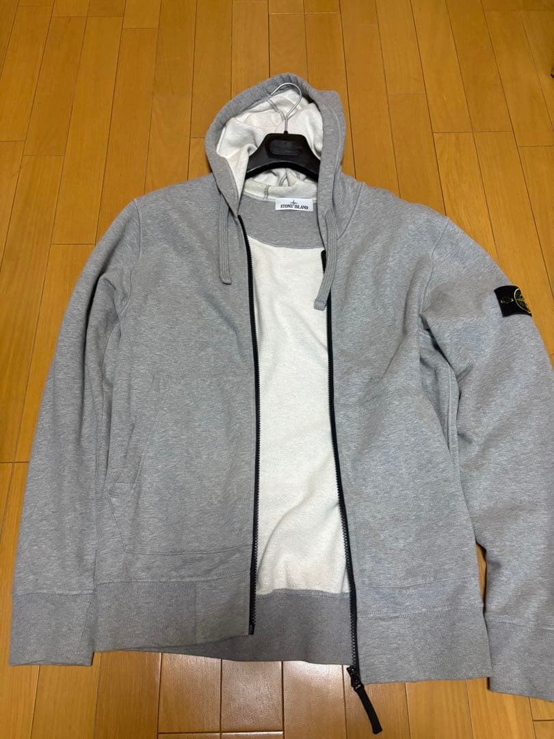 STONE  グレー フード付きパーカー