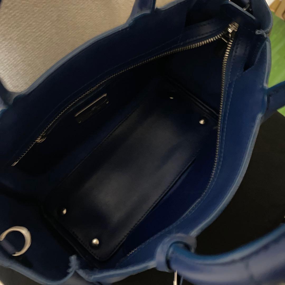 サルヴァトーレフェラガモ ノリータ ハンドバッグ ネイビー