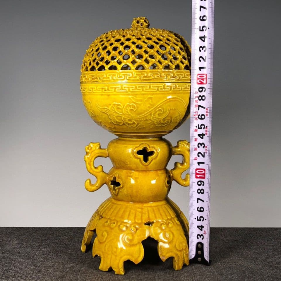 景徳鎮 陶磁器 帝王黄釉透かし彫り香炉 香道具 茶道具 装飾品 工芸品 置物