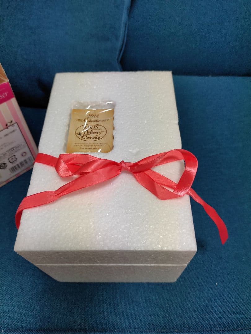 ジブリ魔女の宅急便アンティークドレッサー型2014年カレンダー　美品新品同様