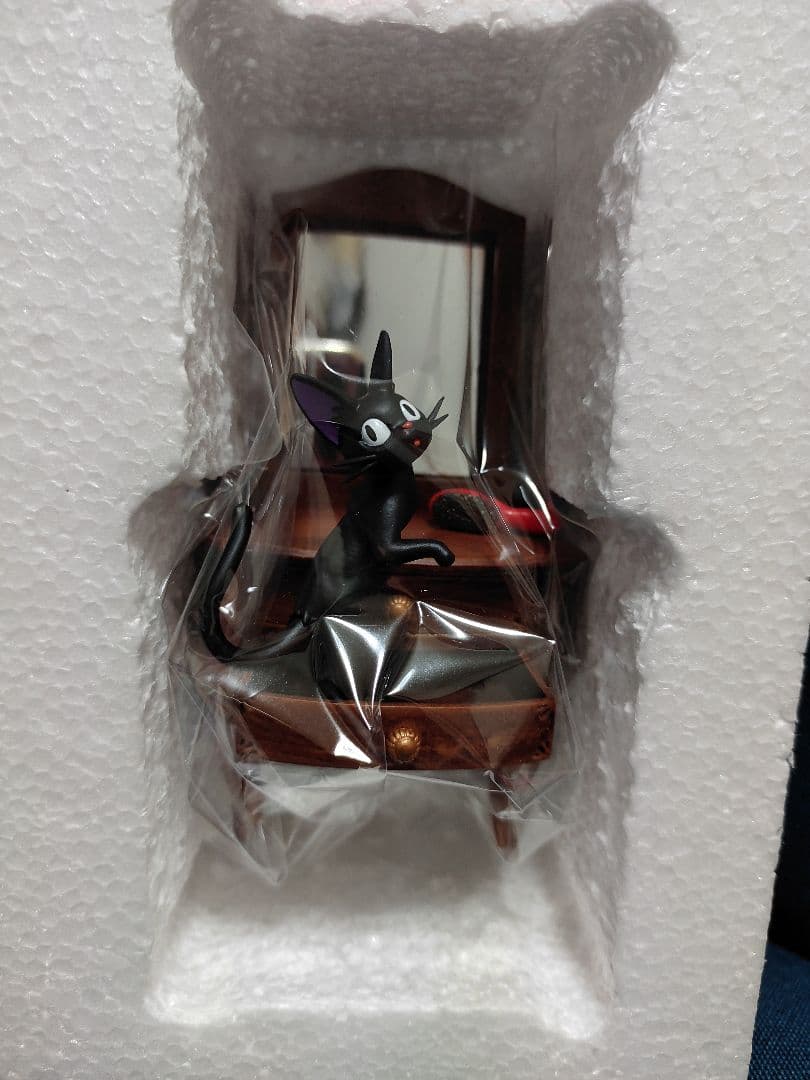 ジブリ魔女の宅急便アンティークドレッサー型2014年カレンダー　美品新品同様