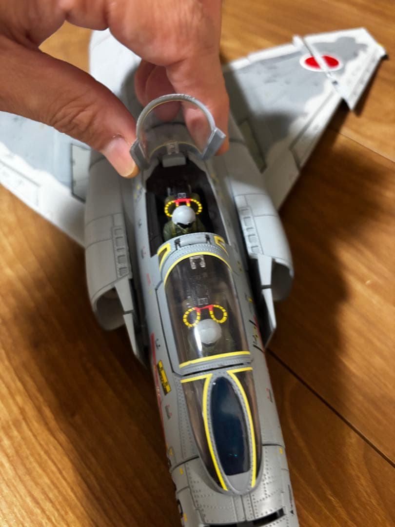 F-4EJ改をつくる(完成品) 一部破損あり・プラスチック製のクリアケース付き
