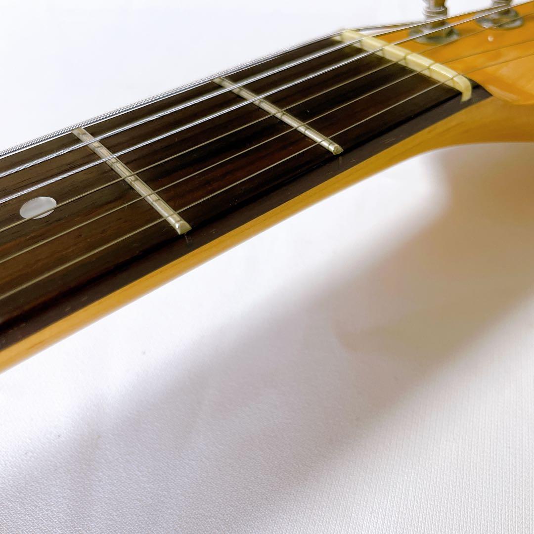 bacchus universe series　サンバースト　ストラトタイプ