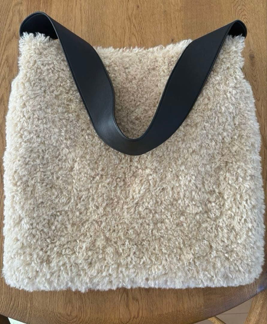 アンヌーク　Boa Tote Bag