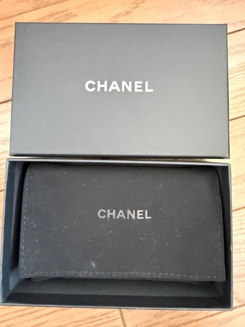 CHANEL 赤 ケース ラムスキン ココマーク