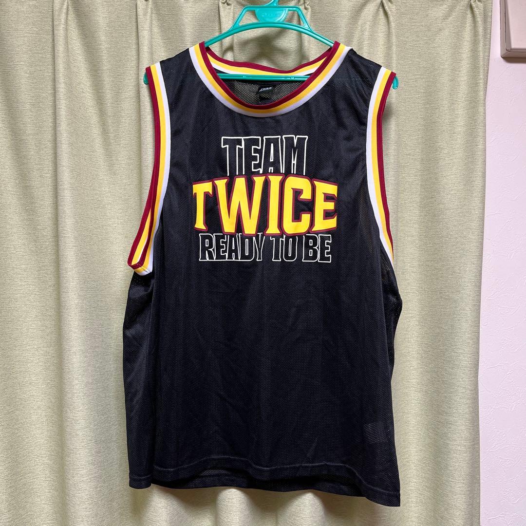 美品TWICE MINA 37 タンクトップ