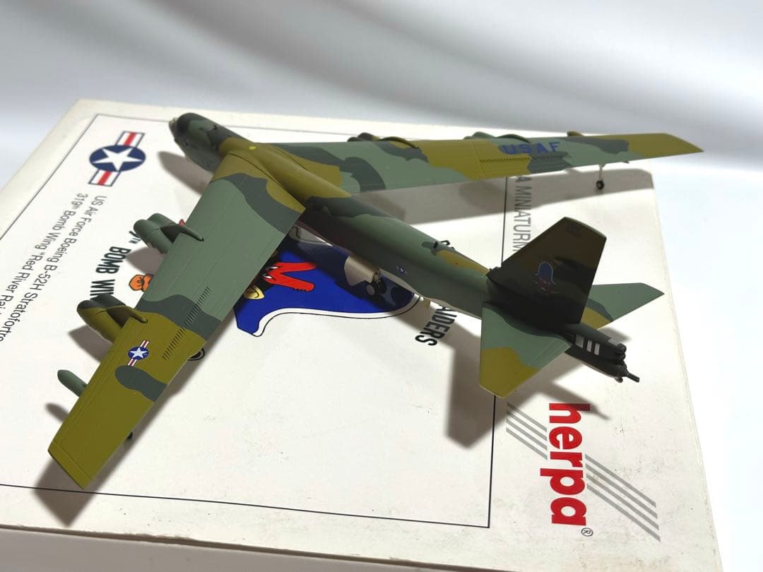 航空機・ヘリコプター herpa 1/200 B-52H Stratofortress
