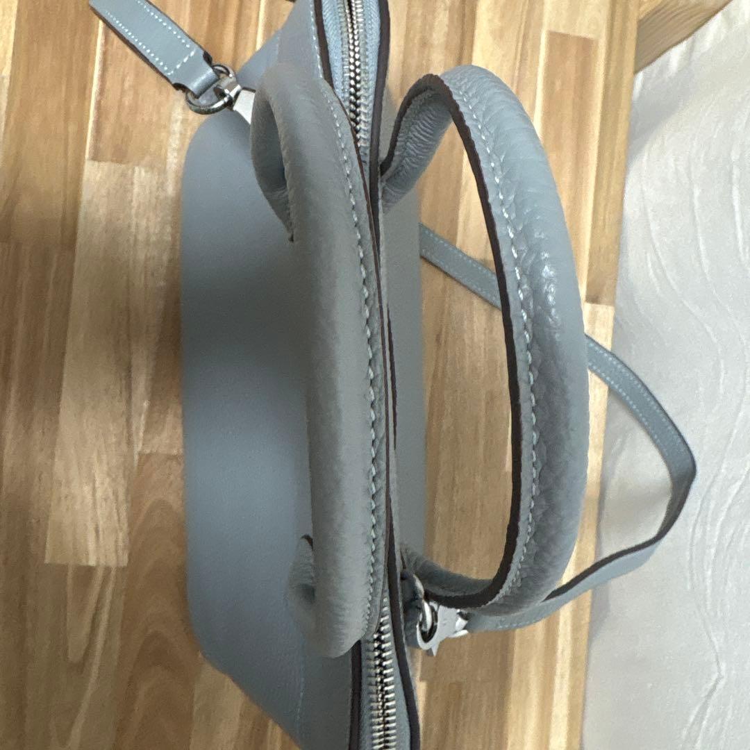 美品　楽天4U 廃盤品　本革　ブガッティハンドバッグ 2way 31サイズ