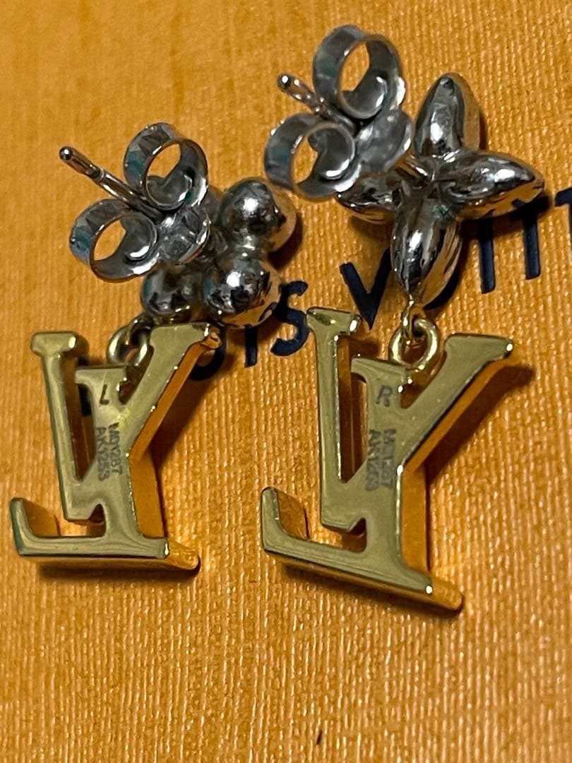 LOUIS VUITTON ピアス・パンダント IV アイコニック フラワー