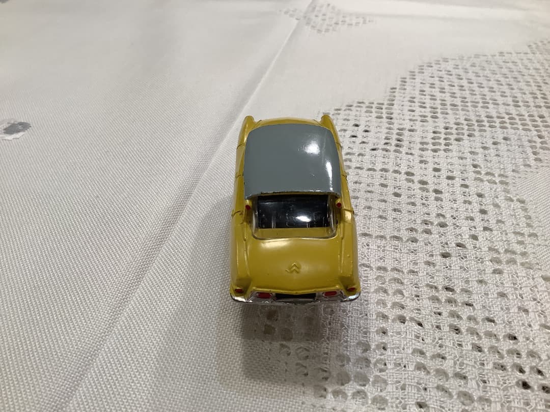 美品　仏製　DINKY TOYS CITROEN DS19 ミニカー