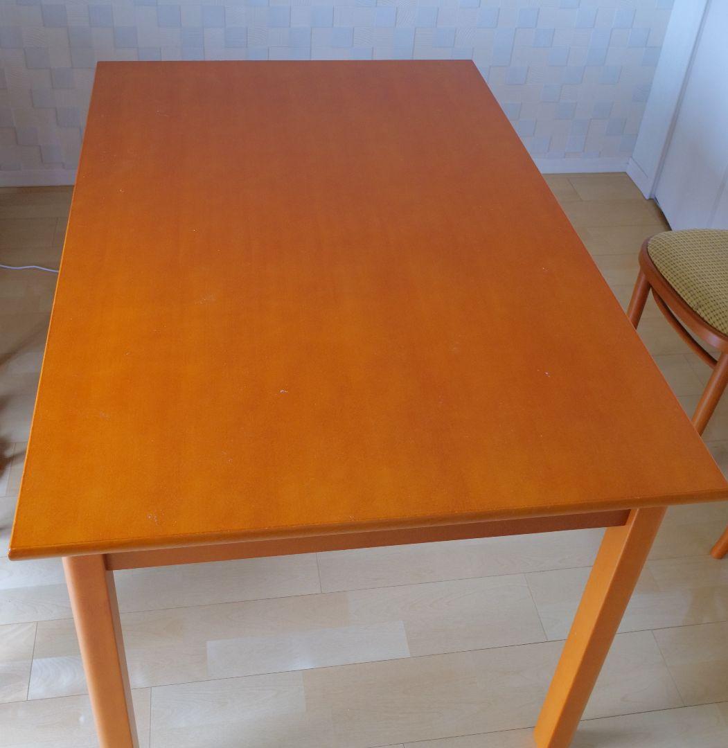 TON社製ダイニングテーブル