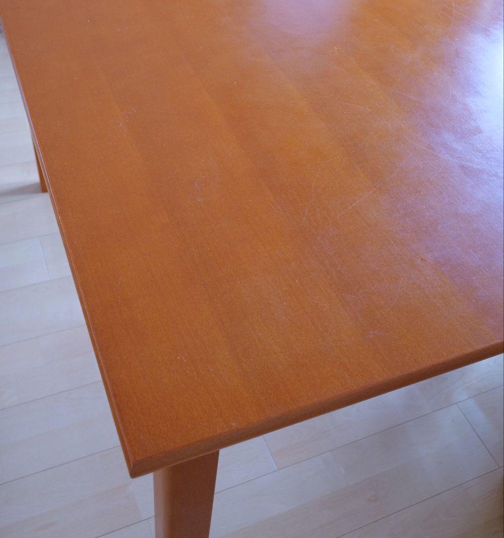 TON社製ダイニングテーブル