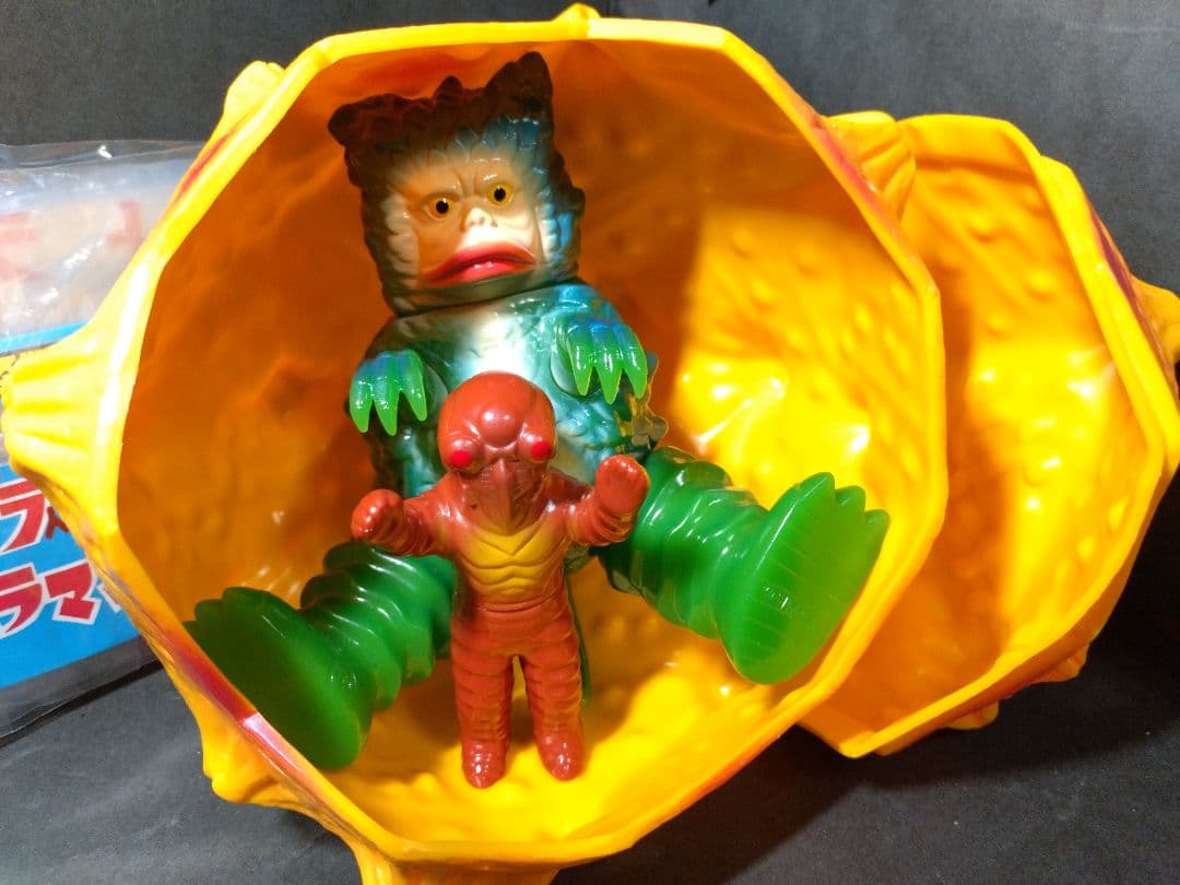 ガラダマ、ガラモン、セミ人間、M1号