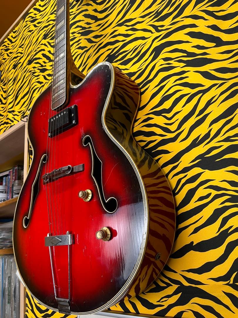 ヴィンテージ！？　セミアコースティックギター レッド