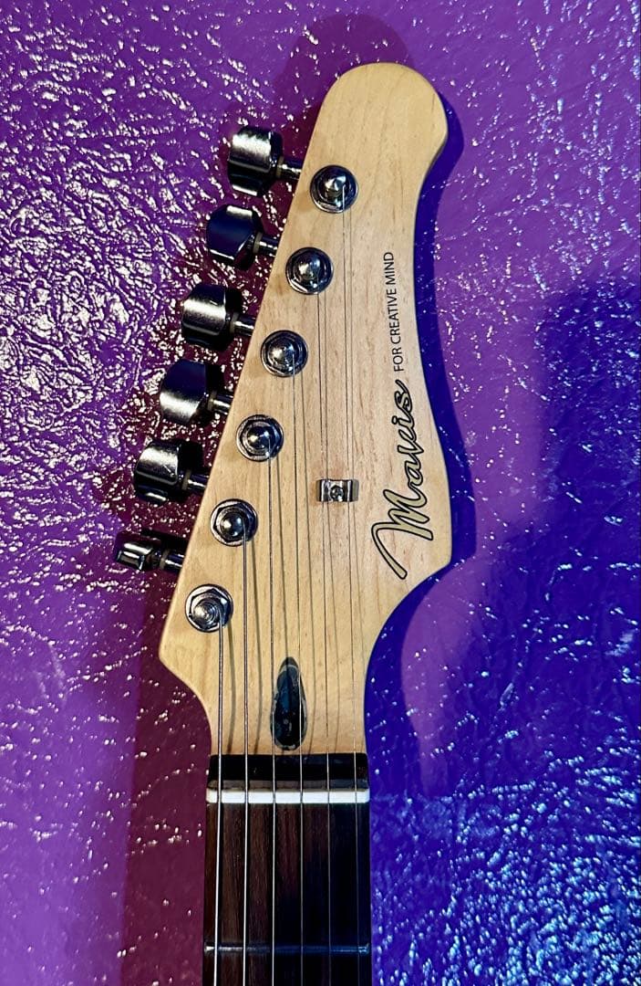 Mavis　メイビス　ストラトキャスター　サンバースト