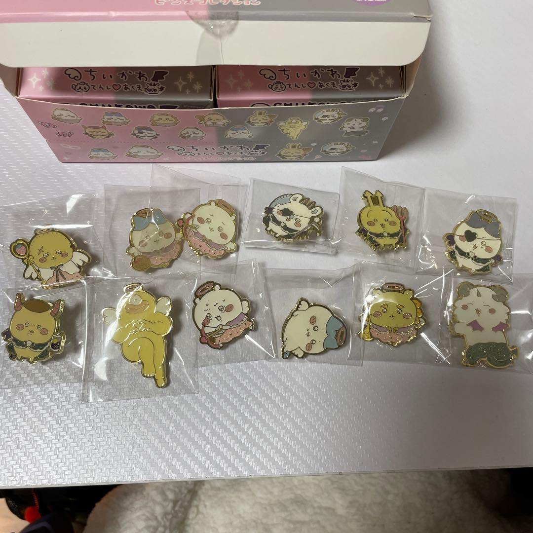【新品】ちいかわ てんし♡あくま　ピンズ・アクスタセット