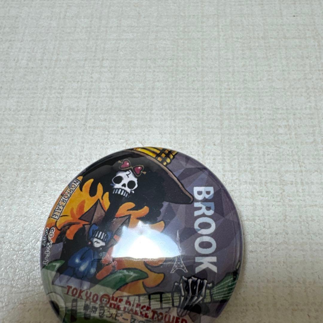 ワンピースタワートンガリ缶バッジ ブルック2種&4周年ステッカー他ブルックセット