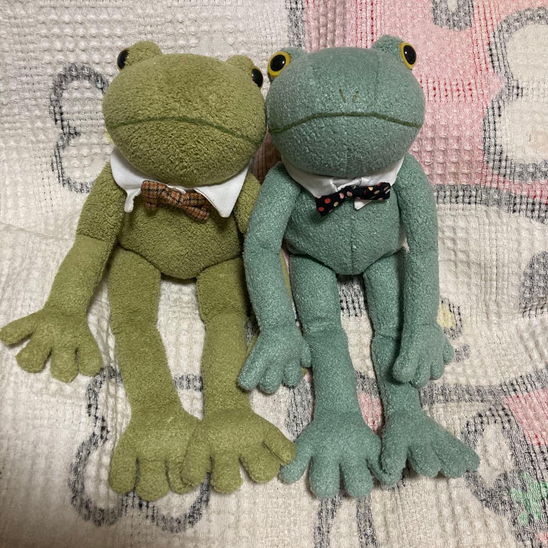 モンスイユ　カエル　ブリトー　ぬいぐるみ　中古品　色違い2こセット