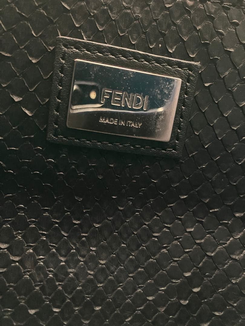 FENDI ピーカブー レギュラー ブラック　ショルダーバッグ