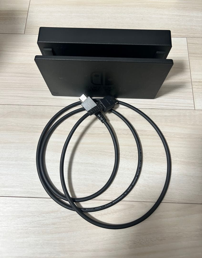 Nintendo Switch本体セット、充電グリップ、キャリングケース、ドッグ