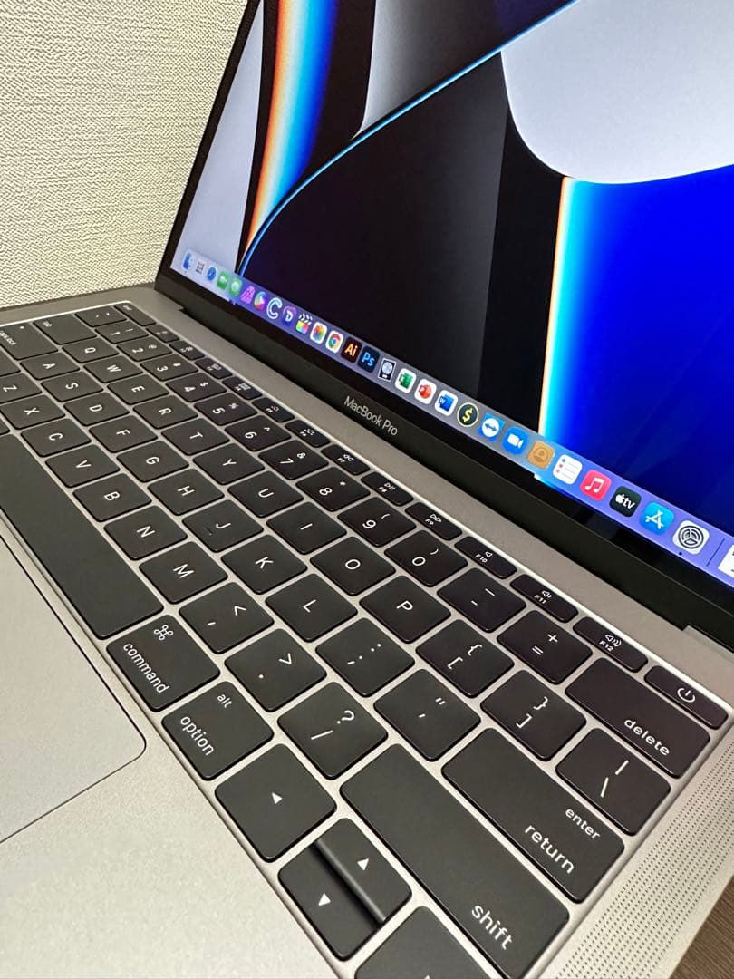 美品 Macbook Pro 13インチ 16GB/オフィス付き