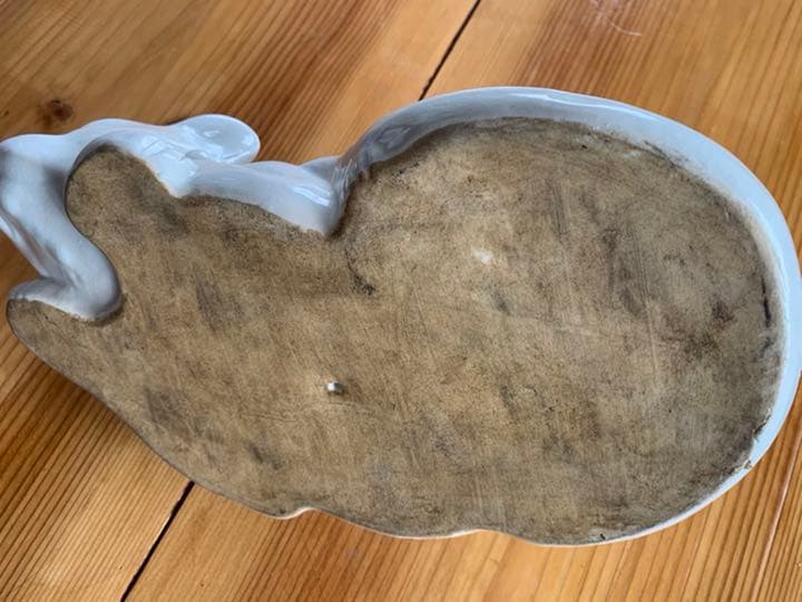 白磁焼の眠り猫