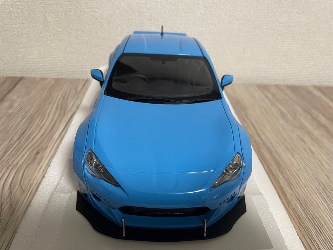 オートアート　ROCKT BANNY 86 1/18 メタリックスカイブルー