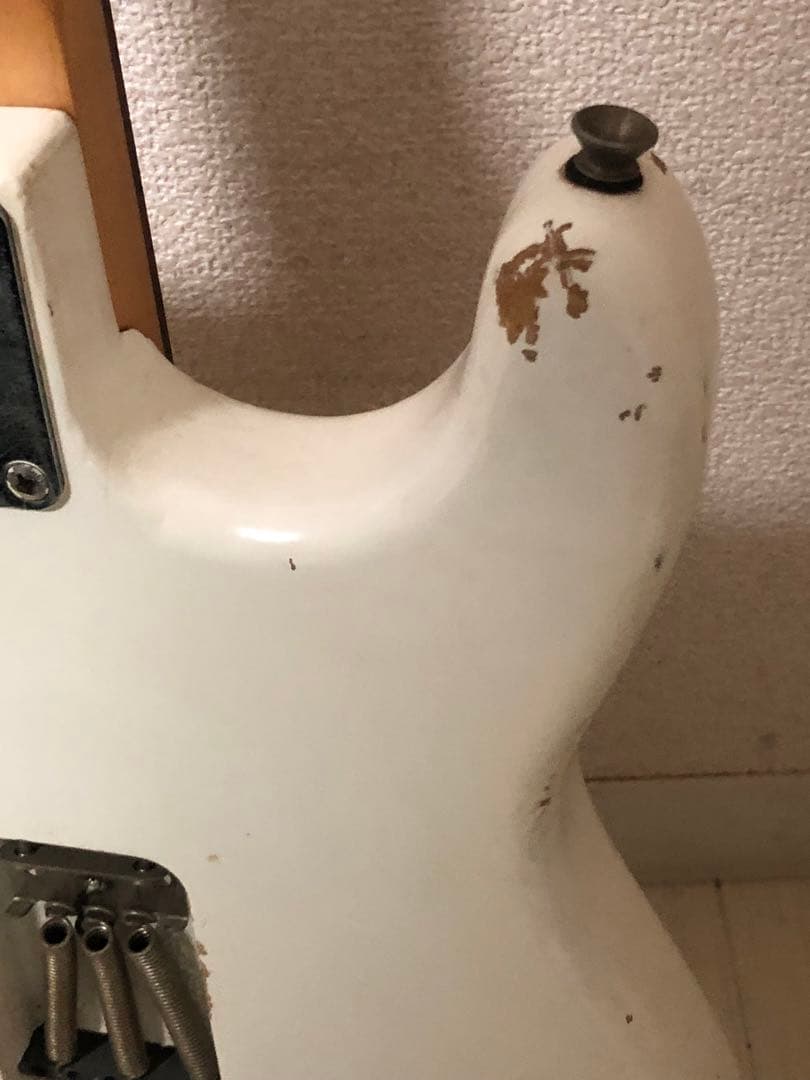 ジミヘンごっこ￼！左利き用を右利き用にしたストラトタイプエレキギター￼