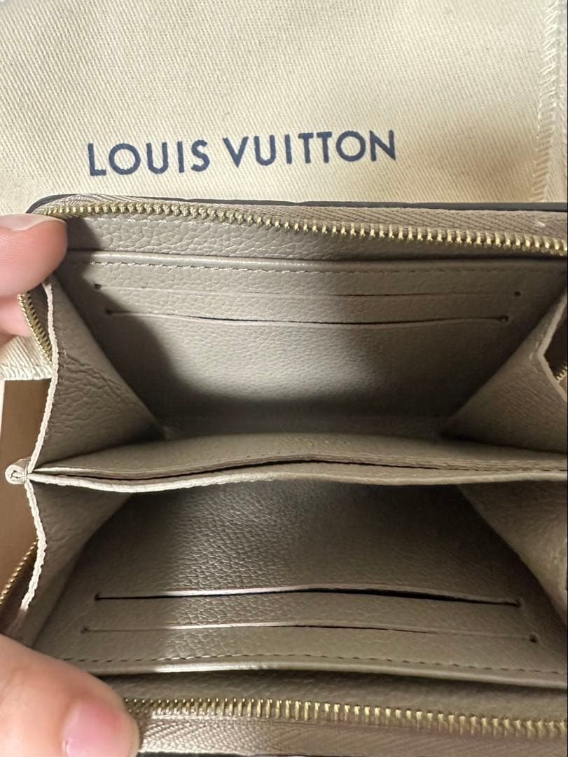 ジッピー　 パース　ベージュ　財布