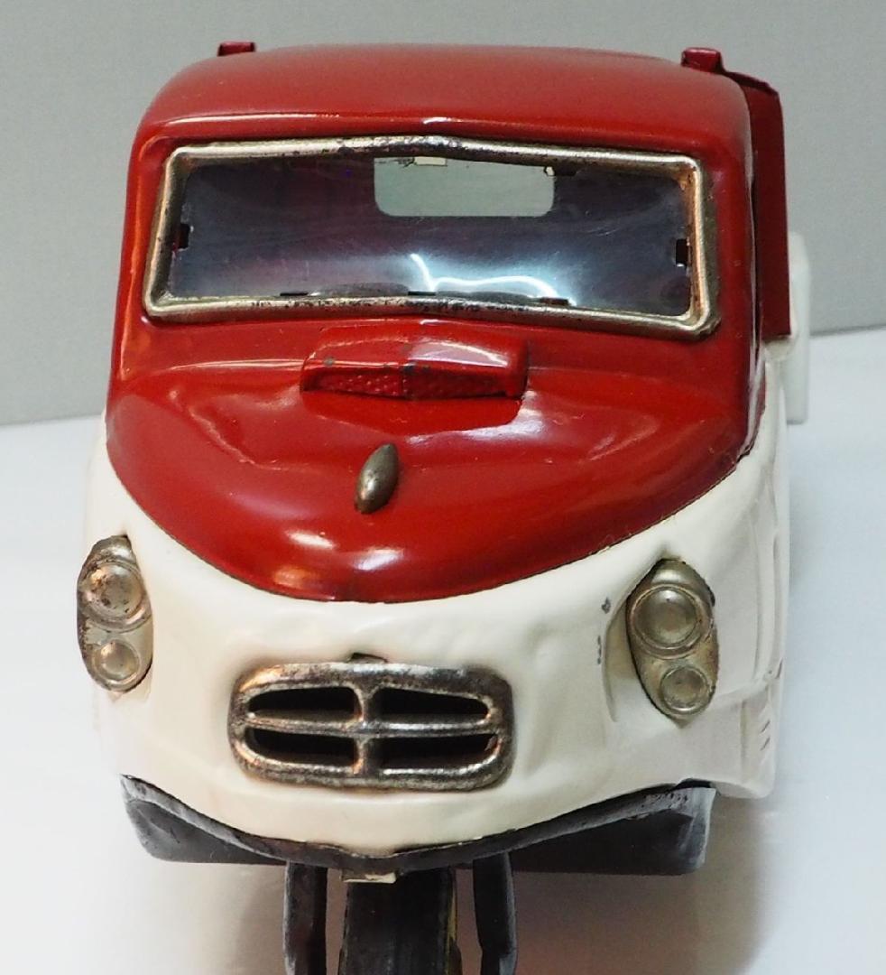萬代屋【三菱 オート三輪トラック 赤/白 動作確認済】ブリキ自動車TIN【箱無】