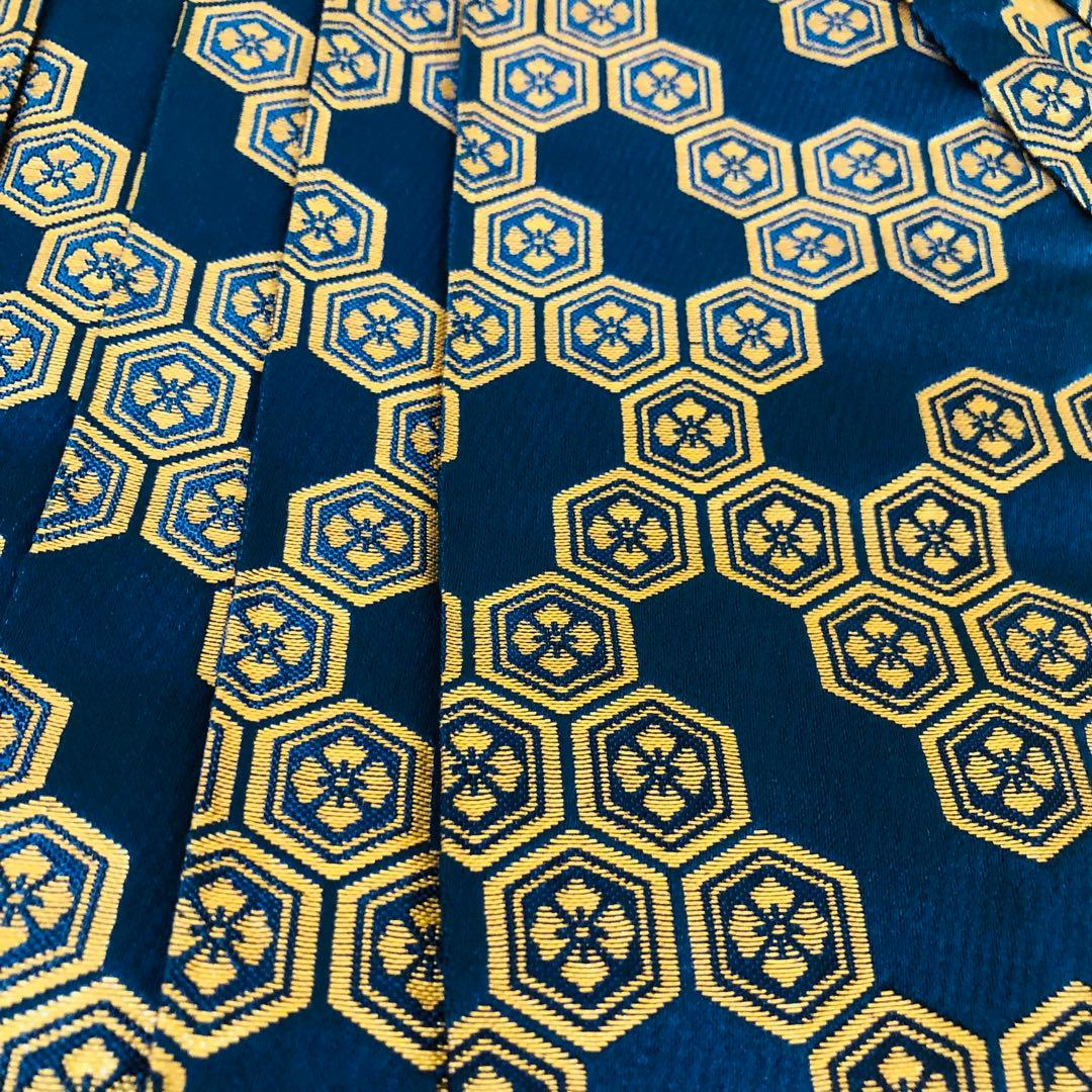 美品‼️七五三 五歳‼️兜 金箔散り‼️黒地にクリーム系 完全フルセット‼️家から揃え無