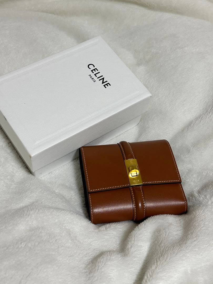 CELINE スモール トリフォールドウォレット 16（セーズ）