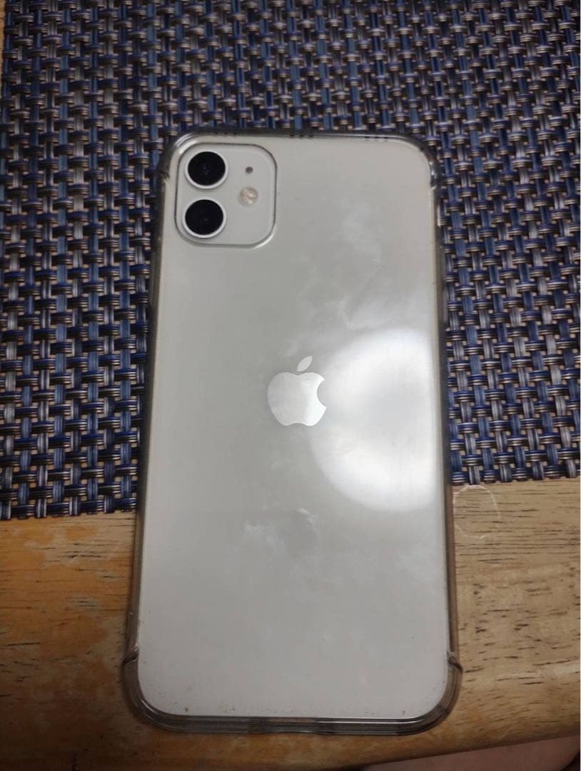 る*ー様 iPhone11 覗き見防止ヒィルム付きケース付き