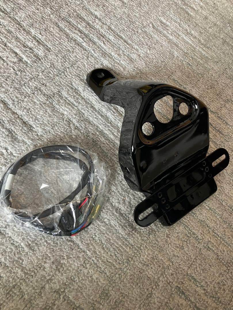 イナドメ　w650 W400 リアウィンカー移設テールランプブラケット